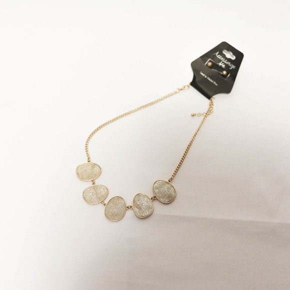 Statement Necklace & Earrings Set - Picture 2 of 7